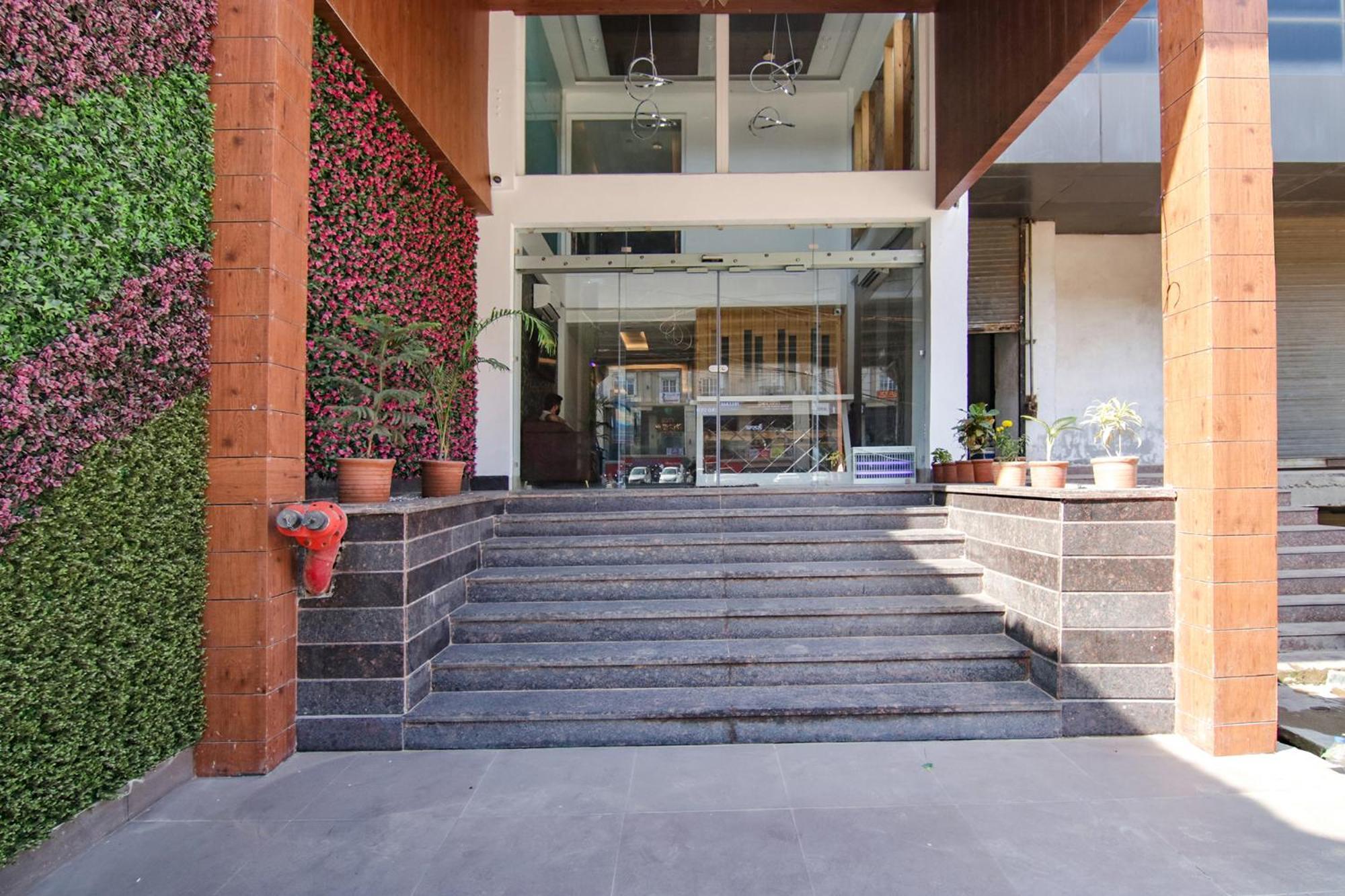 Fabhotel Prism Grand Zirakpur エクステリア 写真