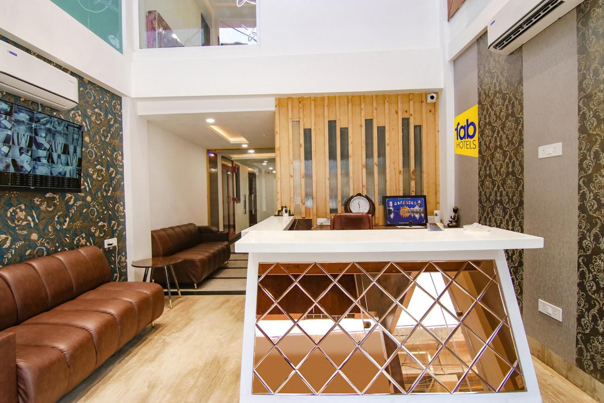 Fabhotel Prism Grand Zirakpur エクステリア 写真