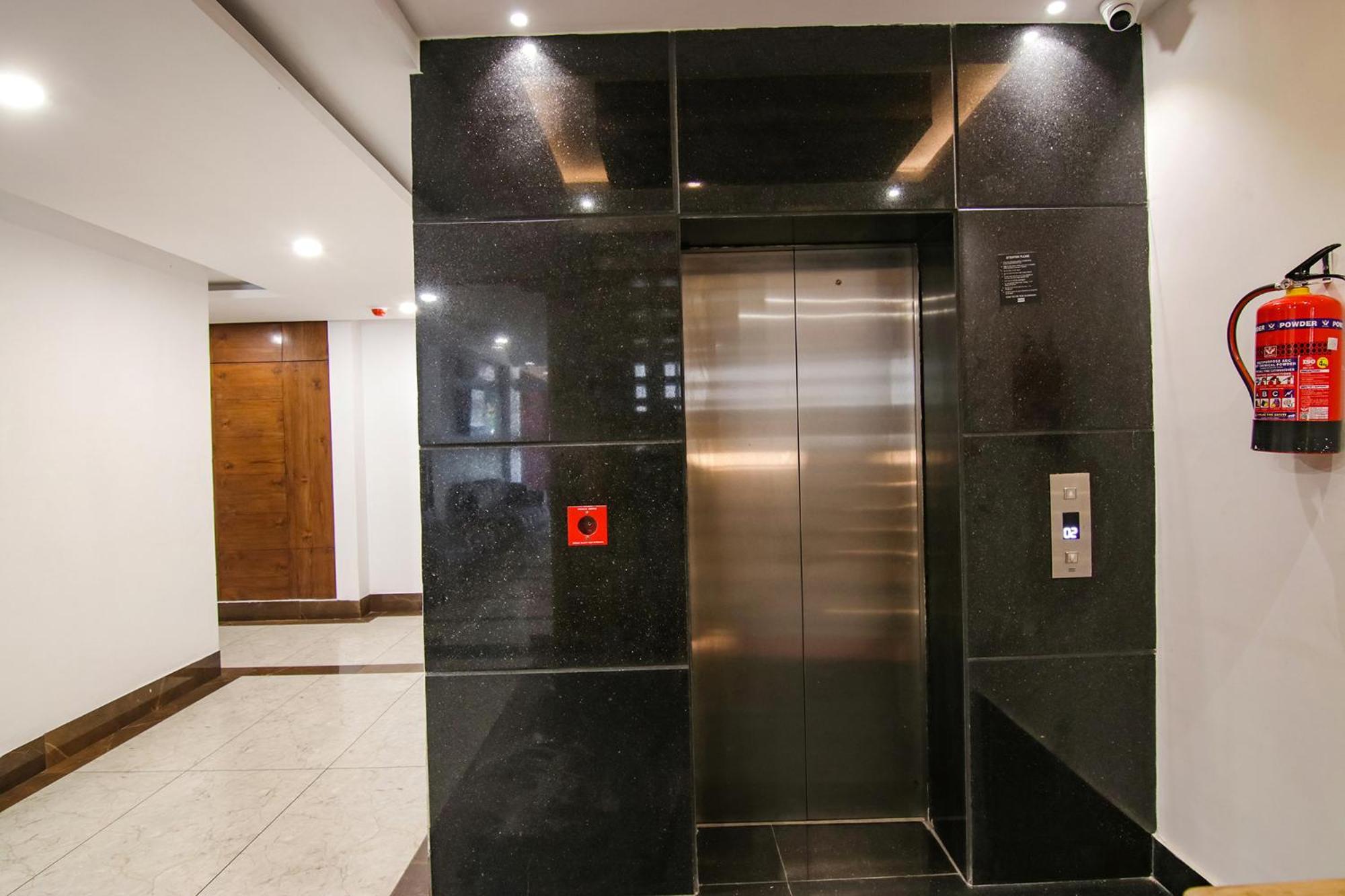 Fabhotel Prism Grand Zirakpur エクステリア 写真
