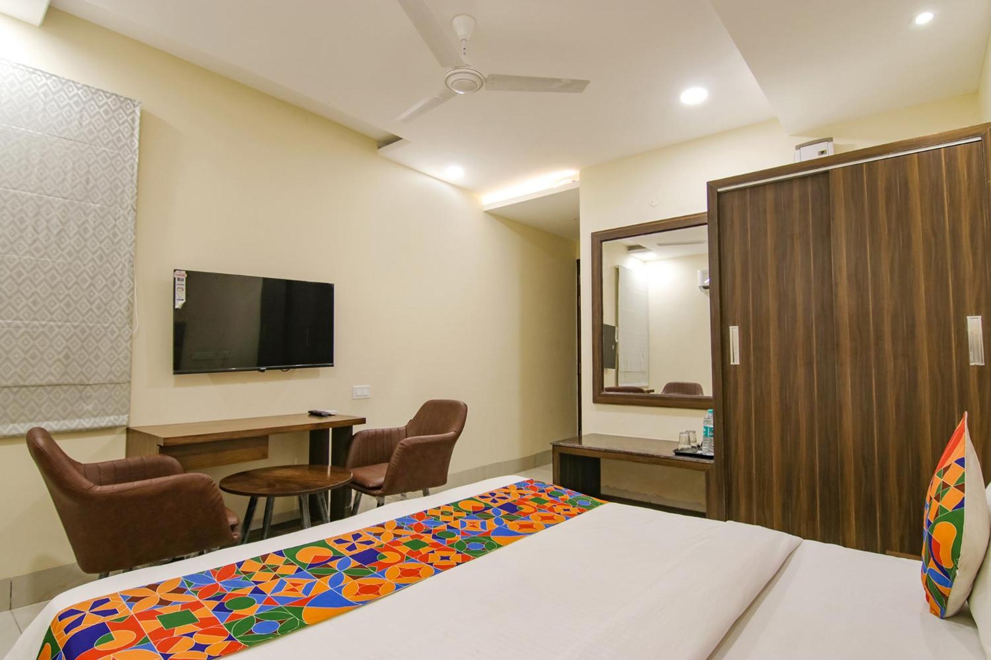 Fabhotel Prism Grand Zirakpur エクステリア 写真